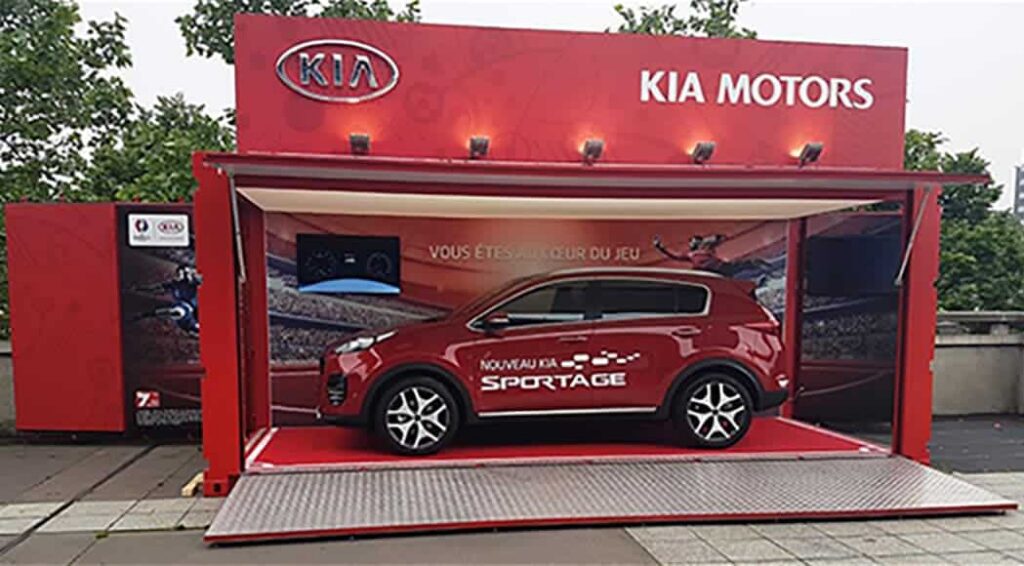 Container premium Butterfly – 10,7 m de long, 3,8 m de large, 2,6 m de haut, 3 panneaux modulables, terrasse avec auvent - Image 1