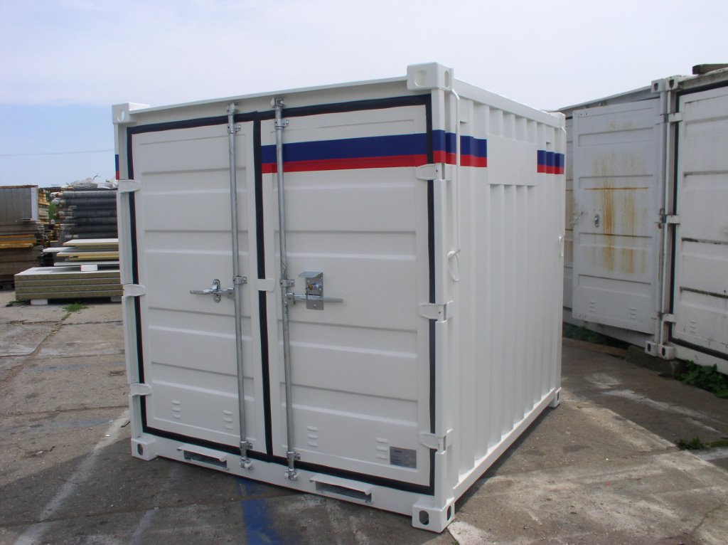 MODELE 8’CS – dimensions extérieur 2438 x 2200 x 2260 mm et intérieur 2220 x 2100 x 1970 mm, volume 9 m³, charge maximale 5000 kg 1