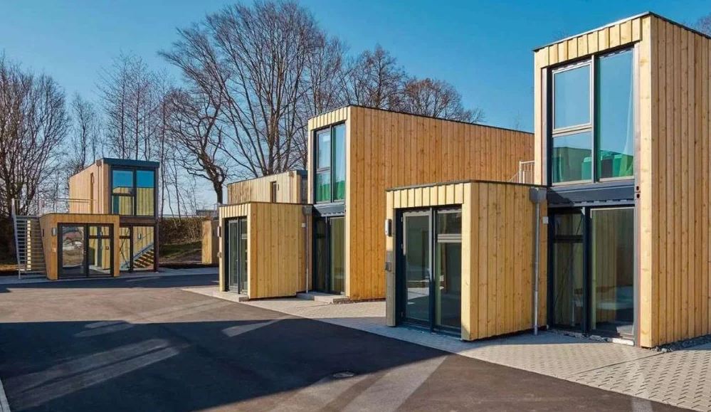 Bureau en container économique et respectueuse de l&rsquo;environnement pour crèches et mairies - Image 1