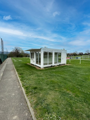 Kiosque / stand en container modulable – solutions sur mesure pour événements et points de vente – Eurobox - Image 1