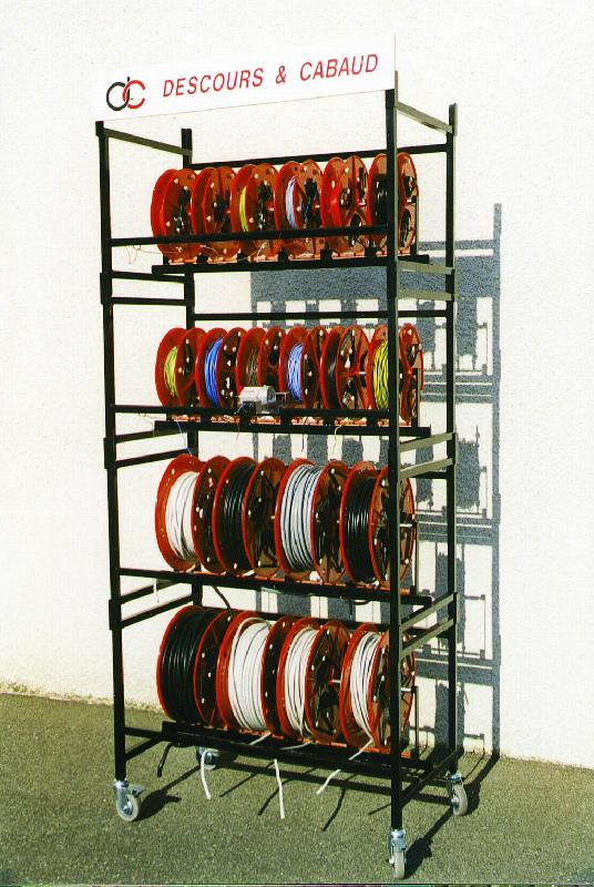 Rayonnage pour bobines avec distributeur de couronne – stockage, déroulage et mesure de câbles, tuyaux, cordes, rubans - Image 2