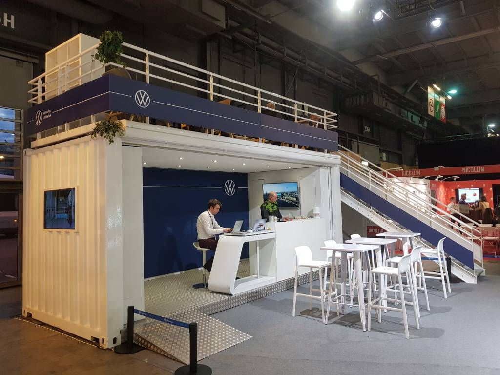 Container Stand – Solution modulable et personnalisable pour exposition, showroom ou stand promotionnel 3