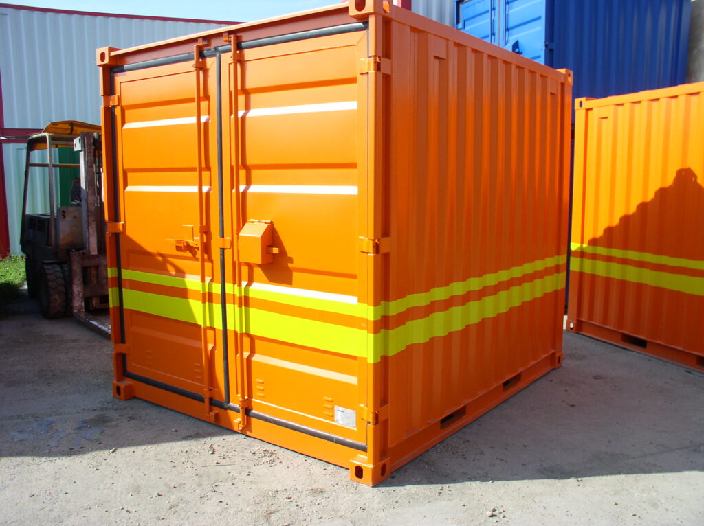 MODELE 10’CS – dimensions extérieur 2991 x 2438 x 2591 mm, intérieur 2760 x 2335 x 2300 mm, volume 15 m³, charge maximale 5000 kg 3