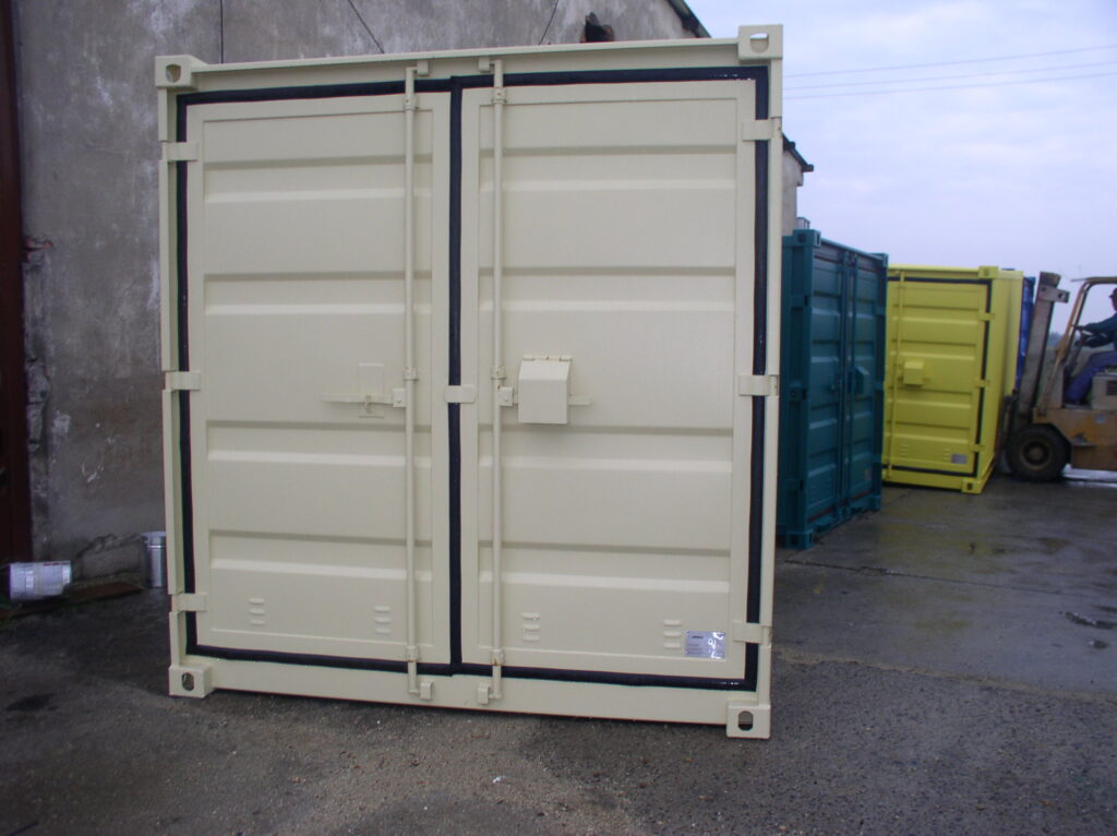 MODELE 10’CS – dimensions extérieur 2991 x 2438 x 2591 mm, intérieur 2760 x 2335 x 2300 mm, volume 15 m³, charge maximale 5000 kg 2