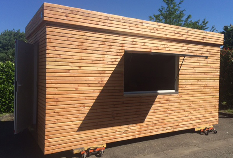 Container pizza terrasse Etienne – kiosque Novakube pour pizzas, 14 m², avec porte de service 3 points et auvent sur vérins pneumatiques - Image 2