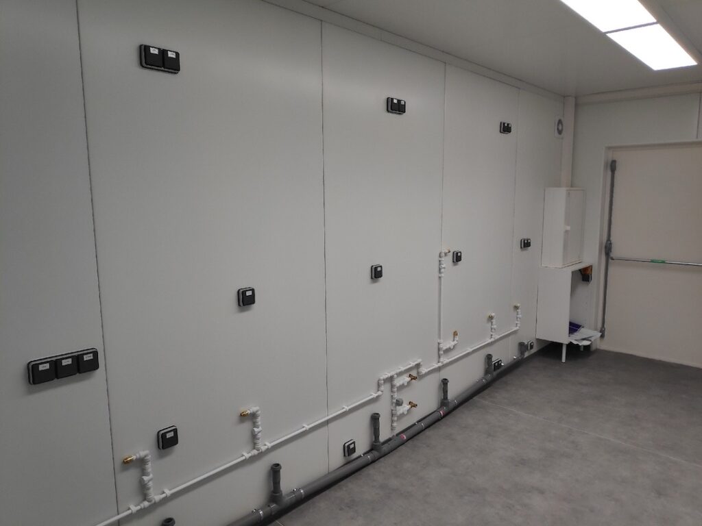 Vente kiosque neuf 20 m² – Idéal restauration, snack, glacier – Stocké Marignane 13700 - Image 4