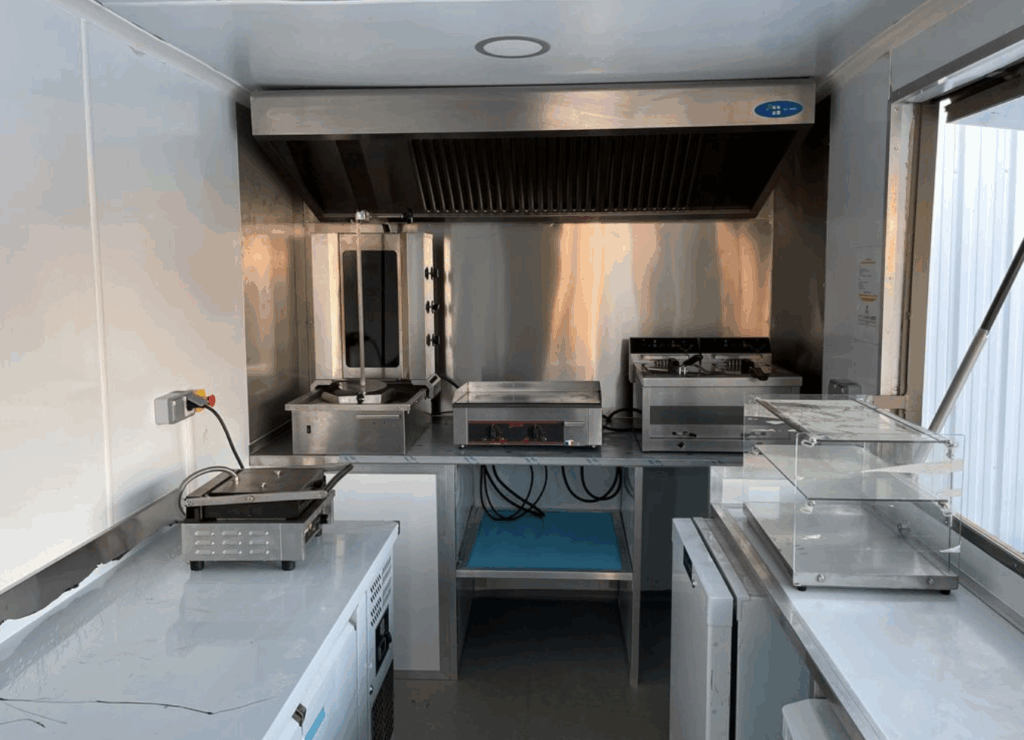 Container équipé de restauration snacking burger pizza – 20 pieds – Livraison Bègles (33) - Image 1