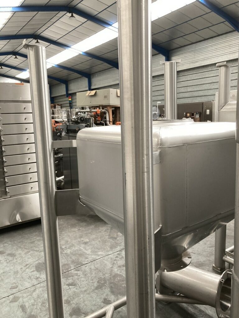 Lot de 2 conteneurs BSI – NGV 1000L (2015) et NGV 13 (2008) – Capacités 1000 L et 400 L 4
