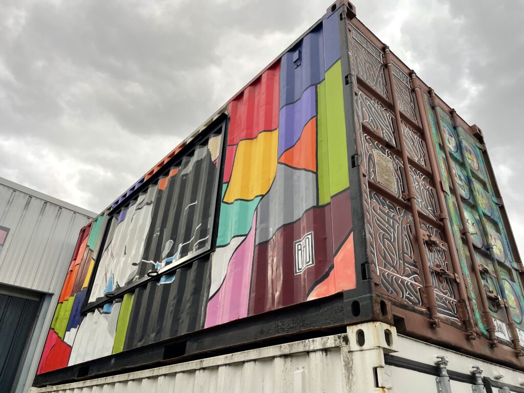 Container 20 pieds Snack – avec ouverture latérale, auvent, sol Gerflor, hotte inox – 33 m³ - Image 4