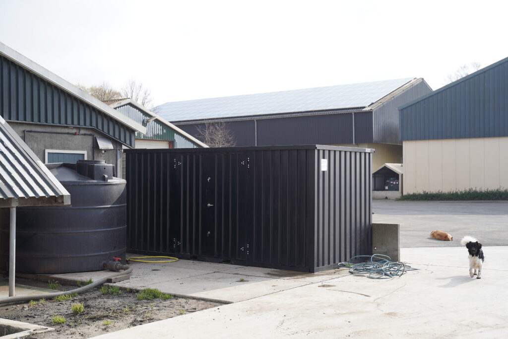 Abri moto 5 x 2 mètres – avec double porte grand côté – Conteneur de stockage métal galvanisé – 10 m² - Image 3