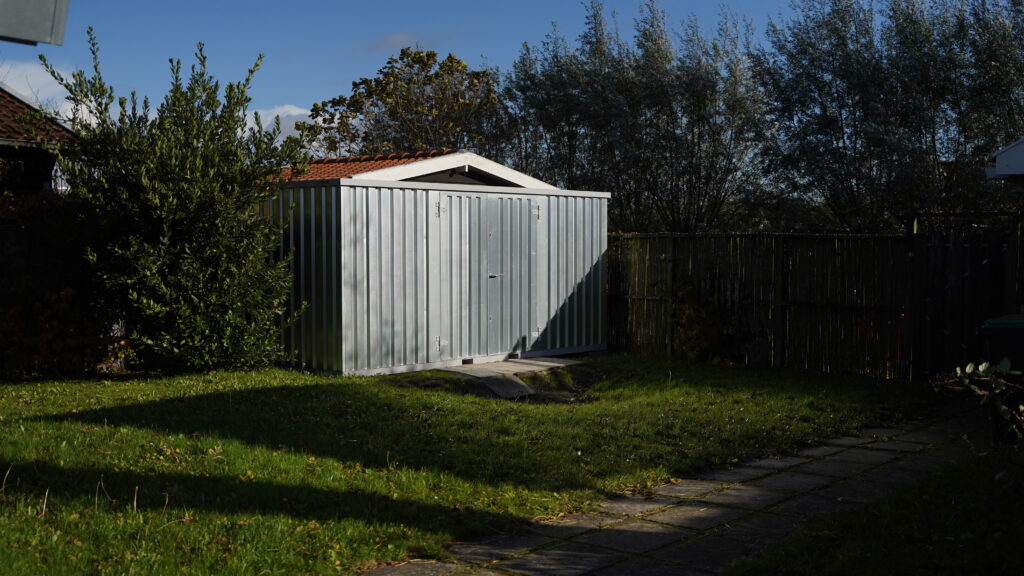 Abri de jardin métal 5 x 2 mètres (10 m²) – Container de stockage démontable avec double porte - Image 3