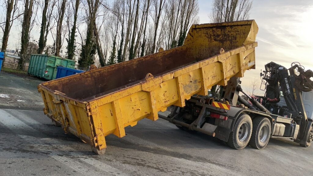 Caisson Z184 ACIER spécial TP – THI-THIEVIN 2009 – Caisse renforcée – Dimensions 5,50 x 2,30 x 0,80 m - Image 1