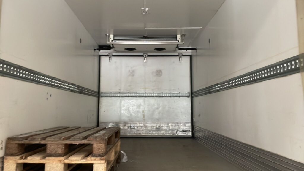 Caisse frigorifique Z191 – Frigorifique bi température – Volume 29 m³ – Dimensions intérieures 5,93 x 2,20 x 2,19 m - Image 4