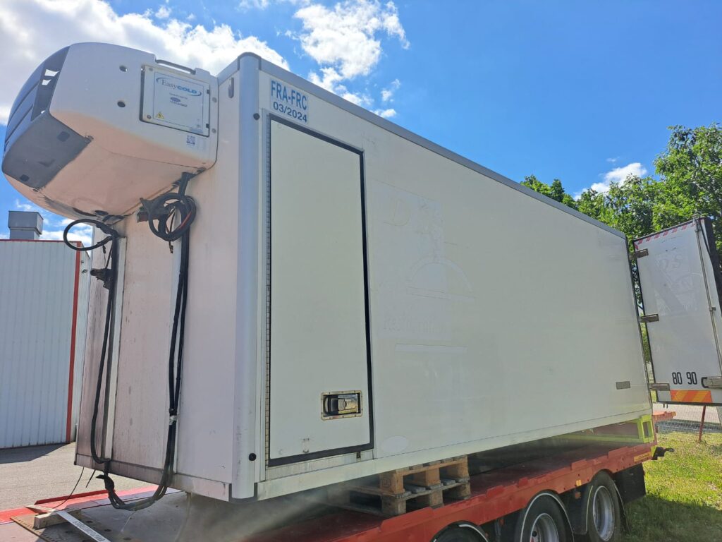 Caisse frigorifique Z191 – Frigorifique bi température – Volume 29 m³ – Dimensions intérieures 5,93 x 2,20 x 2,19 m - Image 1