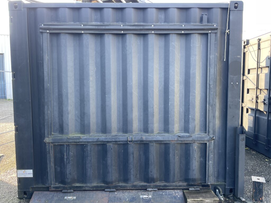 Container 10&prime; Pizzeria – Installation gaz et électrique 220 V, four gaz et pétrin, lave-mains 2
