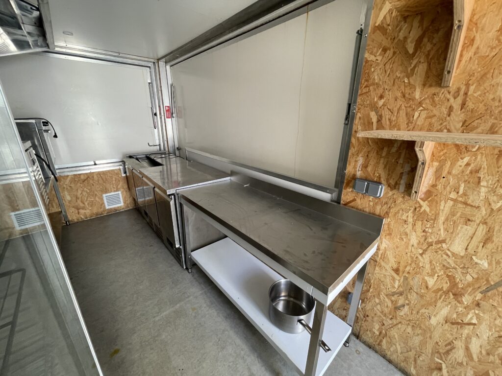 Container 20&prime; Snack – Isolation, ouverture latérale, installation électrique 400 V - Image 2