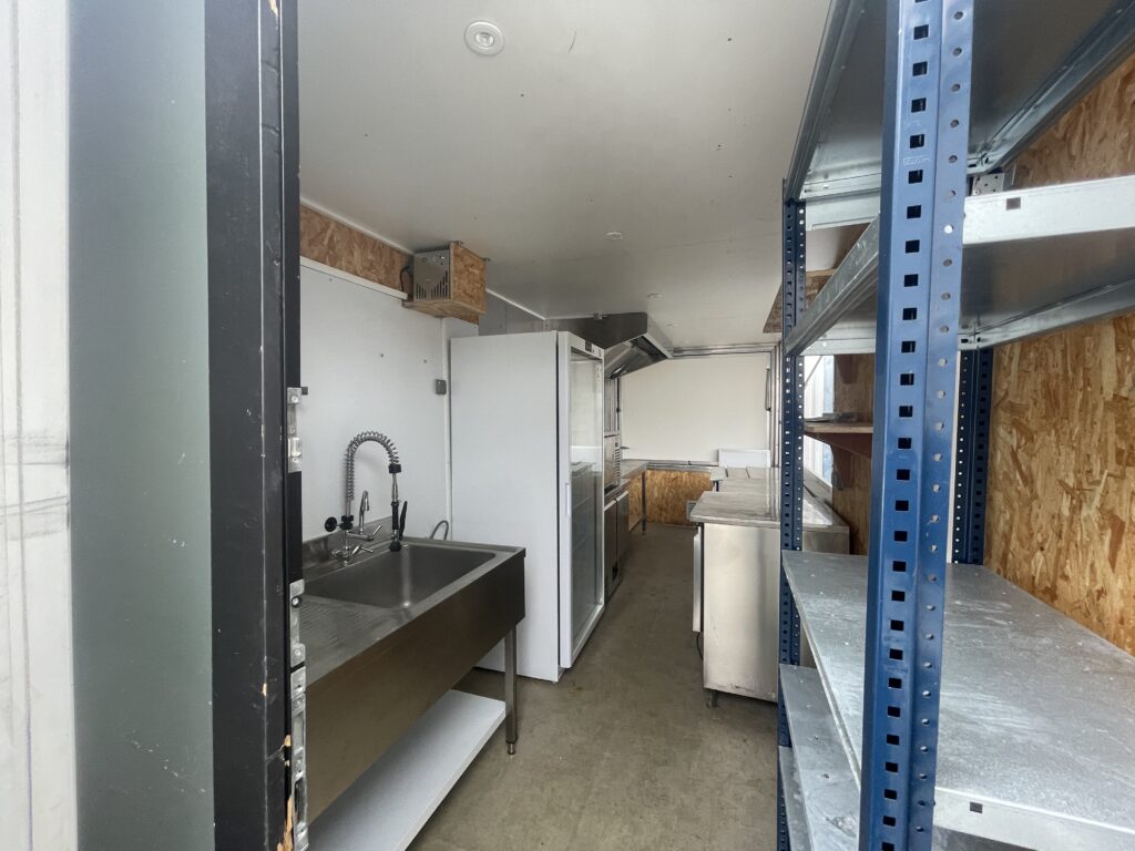 Container Snack occasion 20 pieds – Isolation complète, équipements professionnels – Stock Bordeaux - Image 4