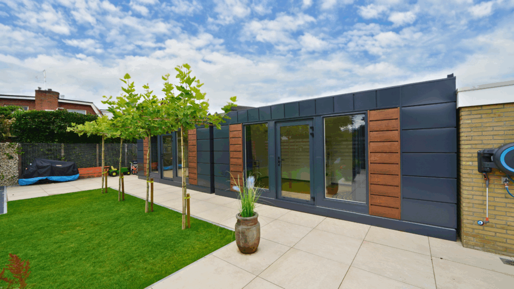 Conteneur isolé modèle Stockholm – bureau de jardin de 6×3 m (18 m²) avec isolation EPS 100 mm - Image 3