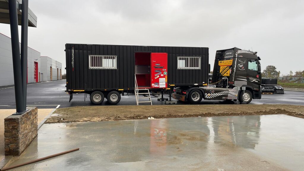 Conteneur semi-remorque atelier bureau Y222 – 42 m³ – Charge utile 7T420 – PTAC 10T000 - Image 4