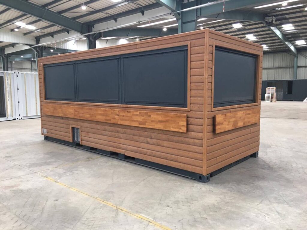 Container aménagé et modifié sur-mesure – Kiosque Ambulant – Dimensions 8 à 40 pieds - Image 2