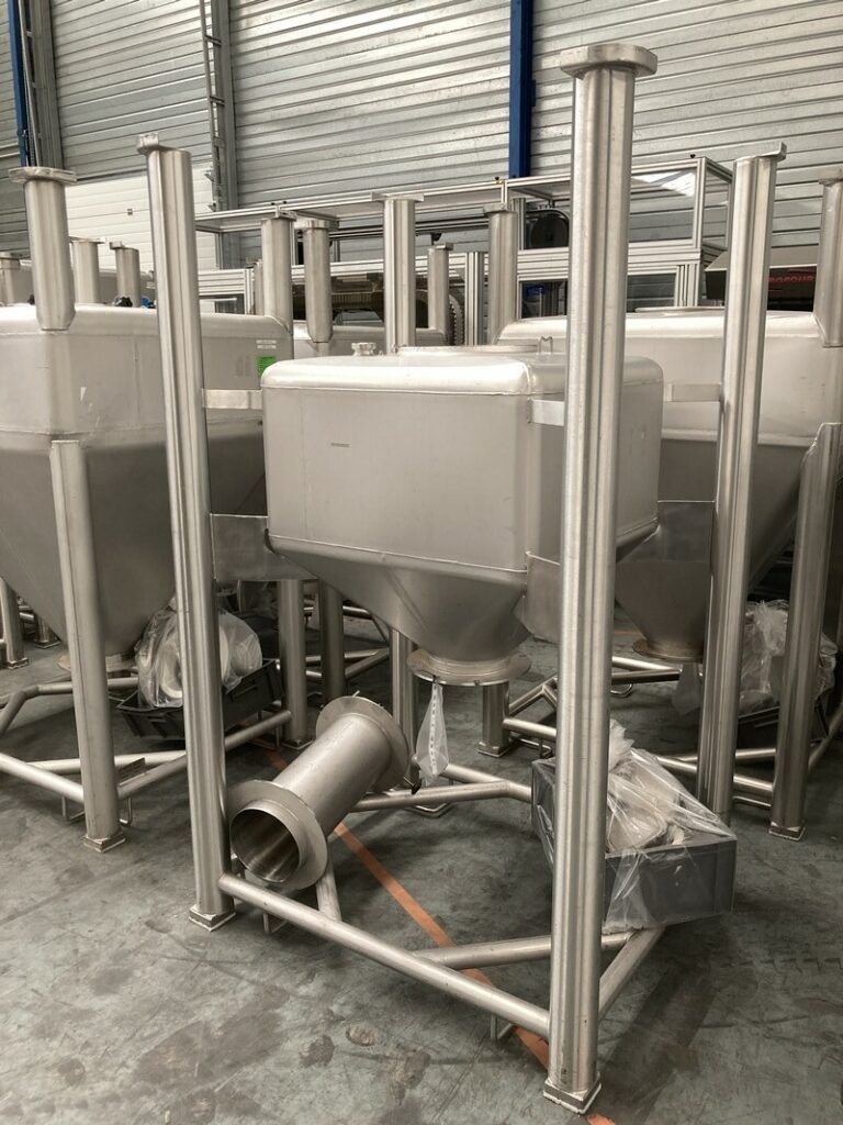 Lot de 2 conteneurs BSI – NGV 1000L (2015) et NGV 13 (2008) – Capacités 1000 L et 400 L 3