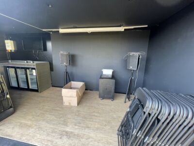 Container 20&prime; Open Side – Ouverture latérale avec isolation et installation électrique 220 V 4