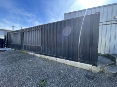Container 40&prime; snack bar – ouvertures latérales, installation électrique 400 V et gaz, équipements réfrigérés - Image 1