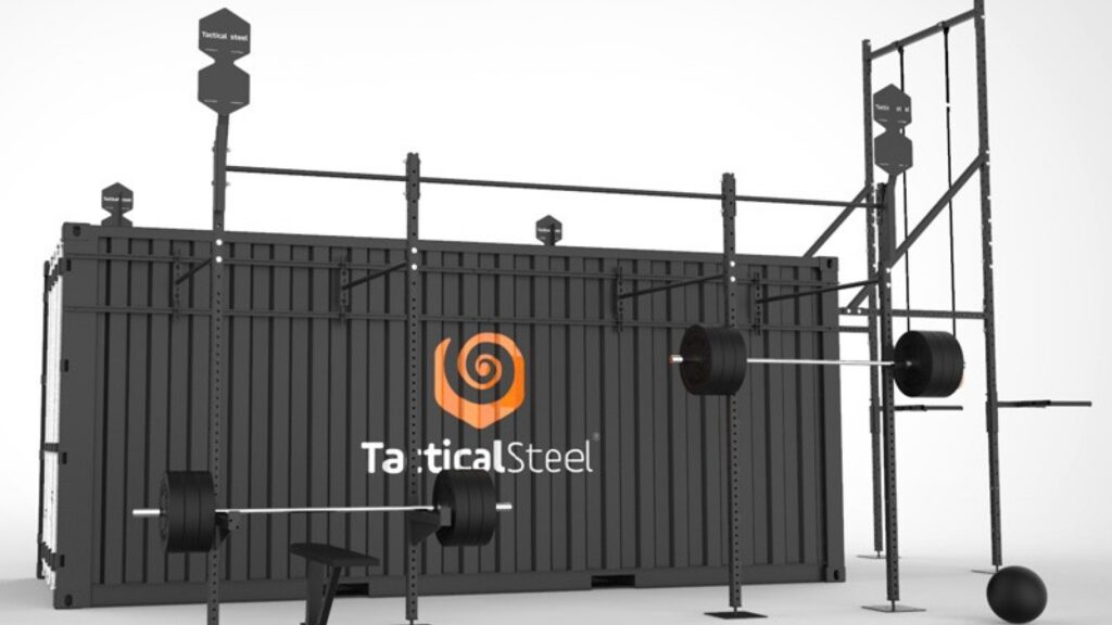 Conteneur sport CHARLIE 20 pieds – container sport avec poste supplémentaire, 2 postes à squat, 10 barres fixes, acier - Image 1