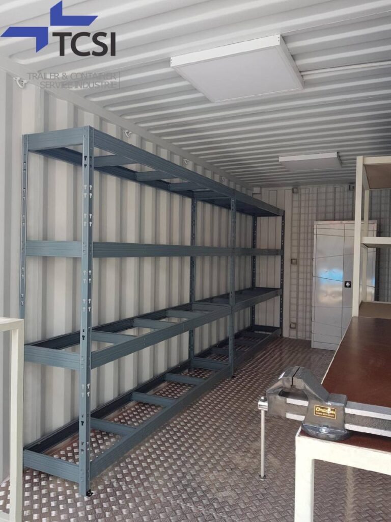 Container transformé en local technique, Lyon – Conteneur maritime aménagé 2