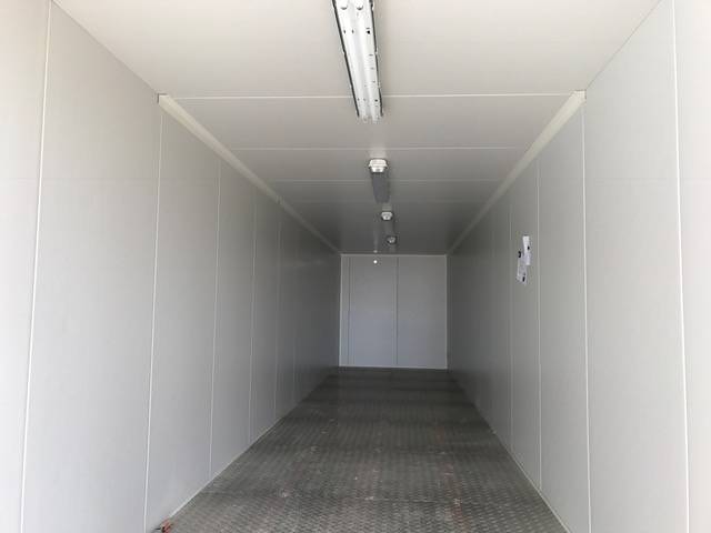 Aménagement de container maritime pour le marché public – Lieu de vie 1