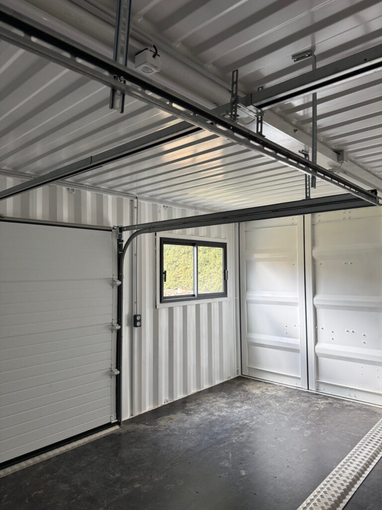 Garage container de 28m²   –   entièrement équipé - Image 2